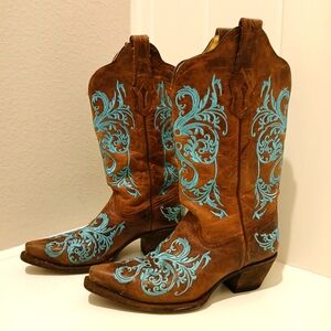 CORRAL Vibrant Turquoise Embroidered Boots